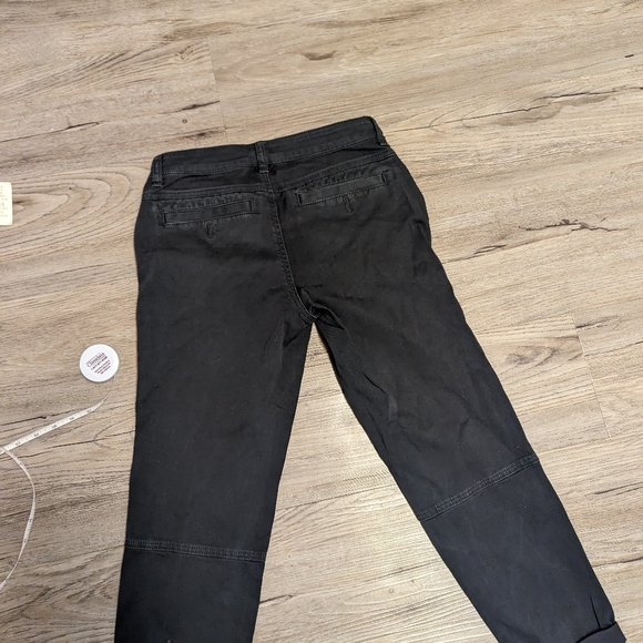 Worn twice, Prana capris, button fly, size 2 - Picture 4 of 7